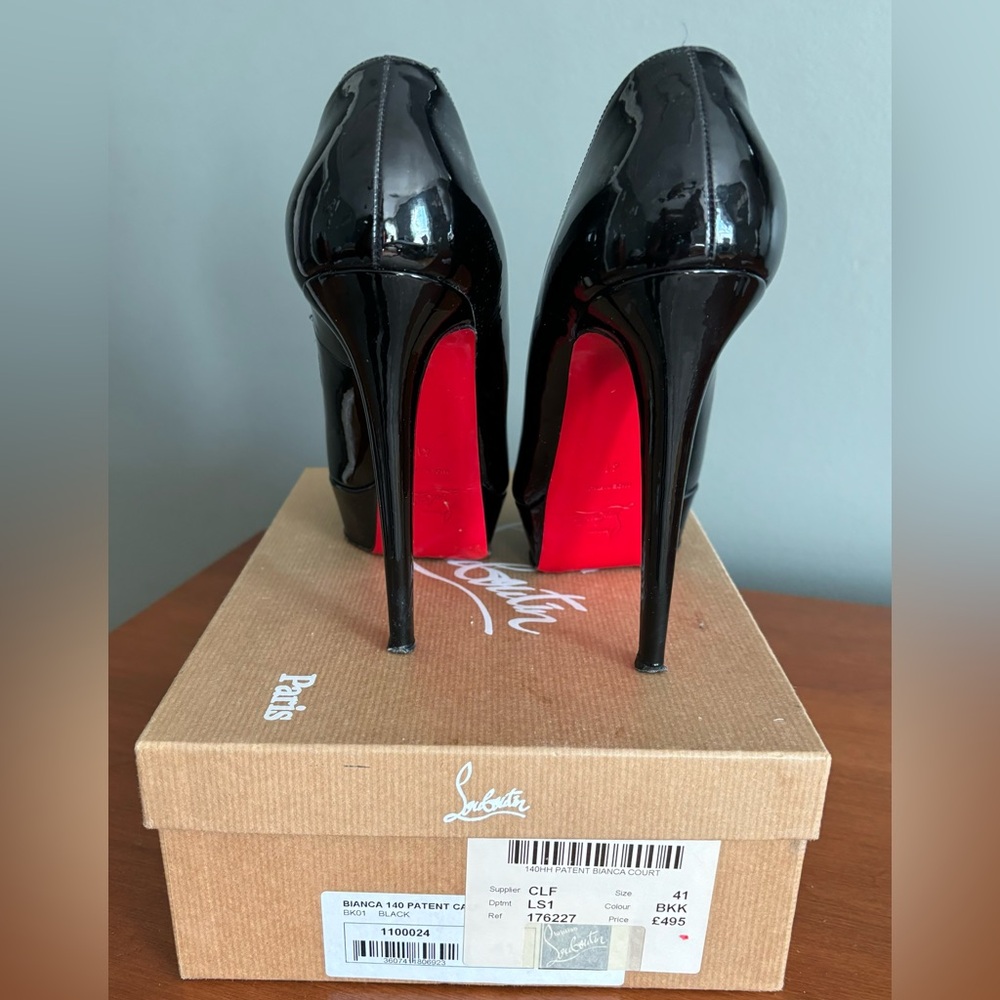 Louboutin high heels. Black. Bianca.